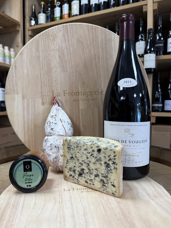 une image de verre de vin rouge.