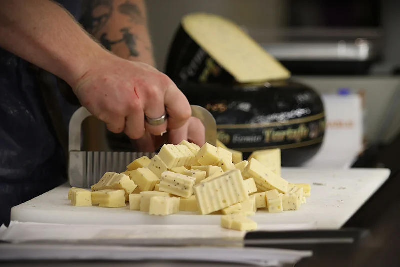 l'image d'un fromage Comté en dés.