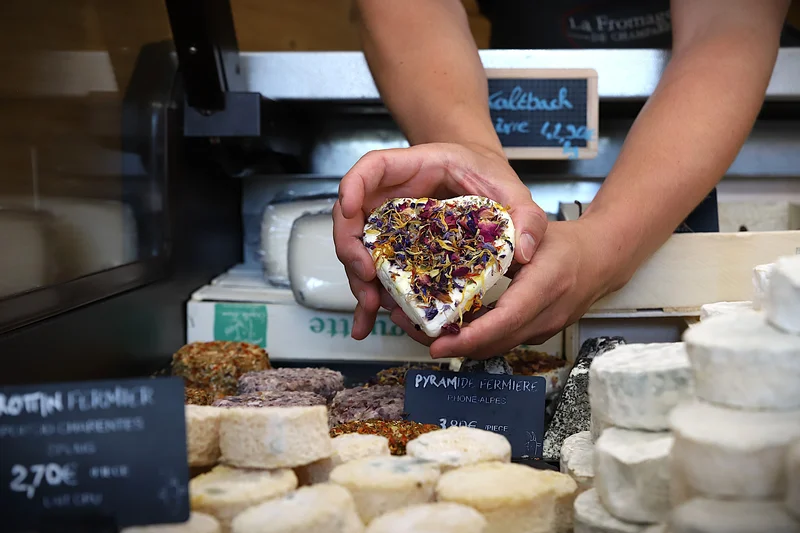 l'image d'un fromage en forme de cœur.
